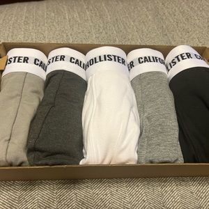 Hollister multipack (5) never worn fitted men’s trunks
